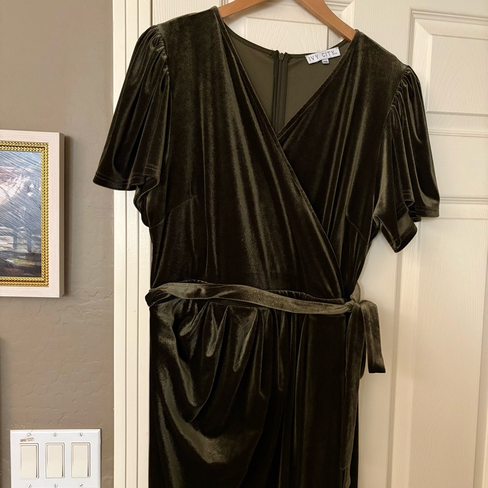 Ivy City Co Olive Green Dress